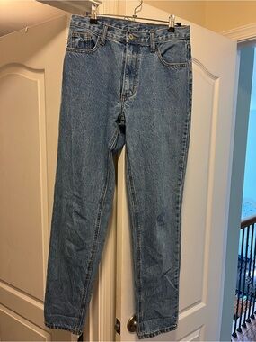 Women's Straight Leg Denim Jeans in Medium Blue